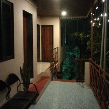 Anandi Villa Homestay Adhi Екстериор снимка