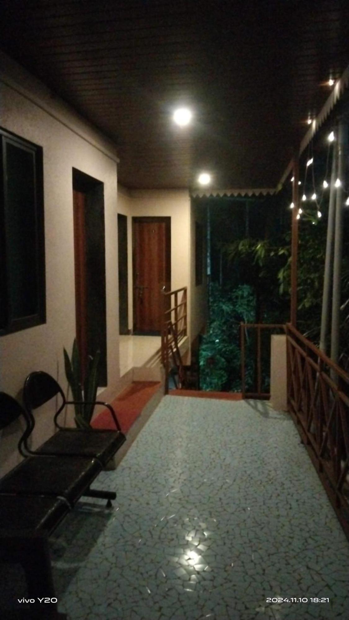 Anandi Villa Homestay Adhi Екстериор снимка